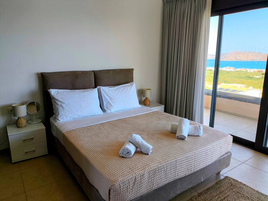 minimal-panoramic-sea-view-villa-in-elounda/