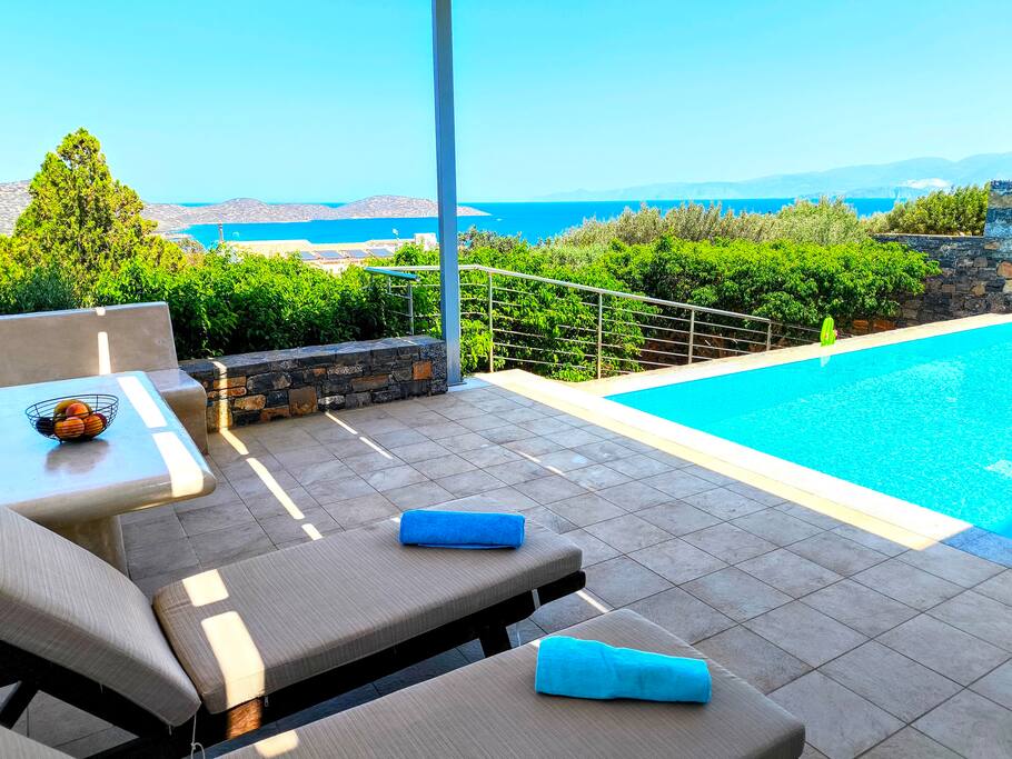 minimal-panoramic-sea-view-villa-in-elounda/