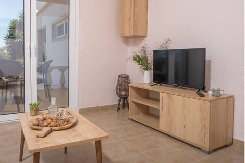 Amaltheia Apartment