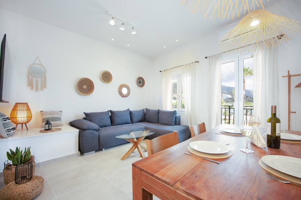 helios-luxury-apartment-with-rooftop-jacuzzi/