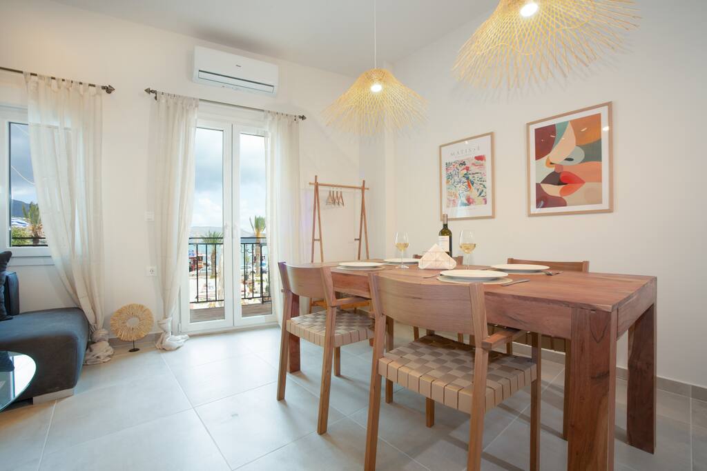 helios-luxury-apartment-with-rooftop-jacuzzi/