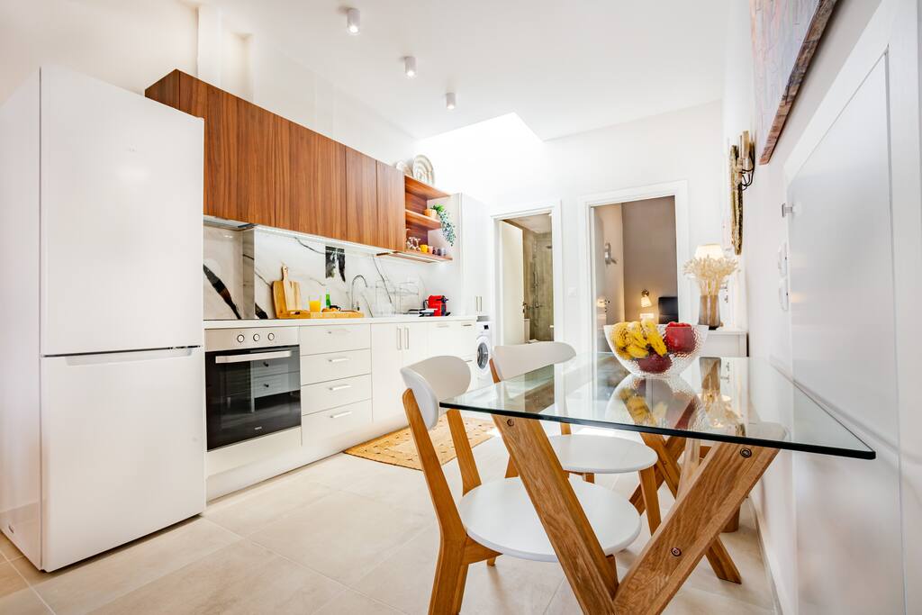 helios-luxury-apartment-with-rooftop-jacuzzi/