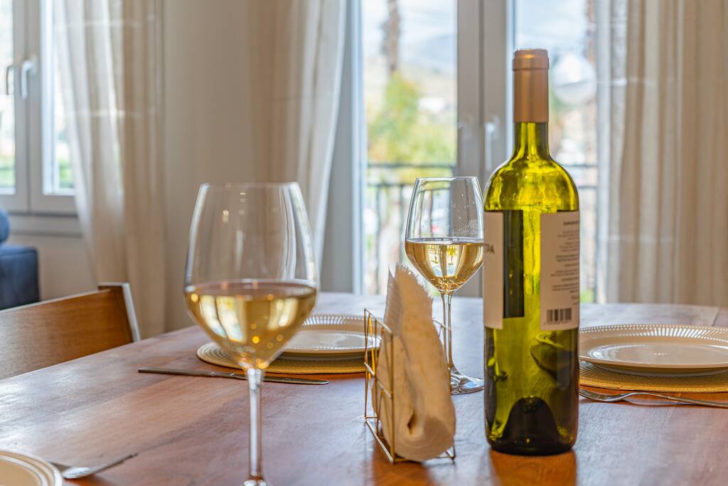 helios-luxury-apartment-with-rooftop-jacuzzi/