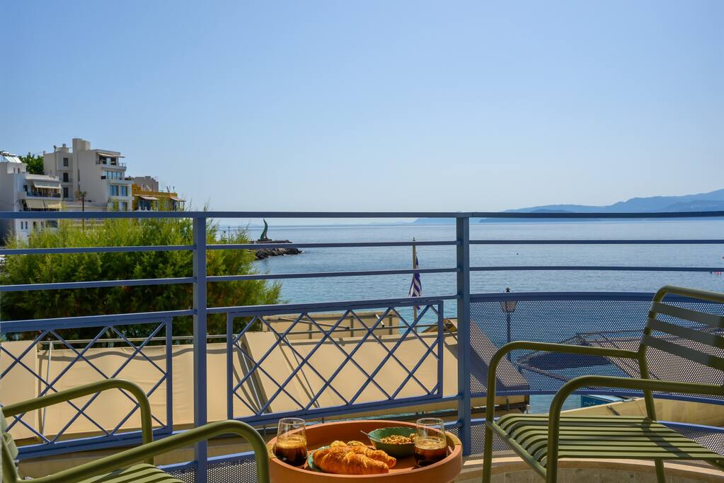 beachfront-luxury-3-bedroom-apt-agios-nikolaos/