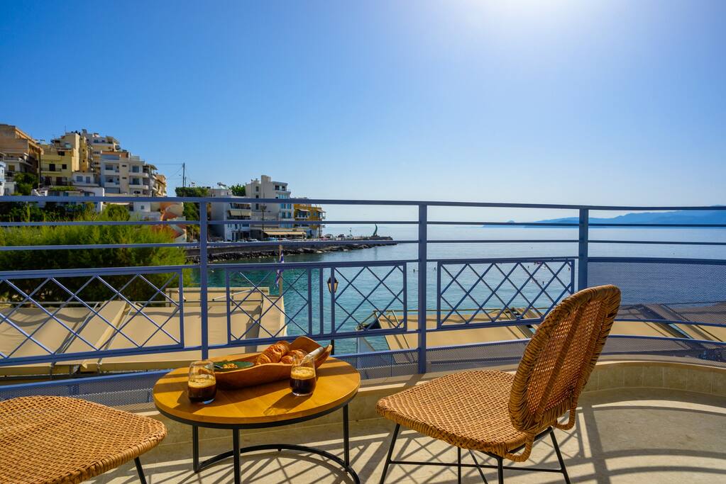 beachfront-luxury-3-bedroom-apt-agios-nikolaos/