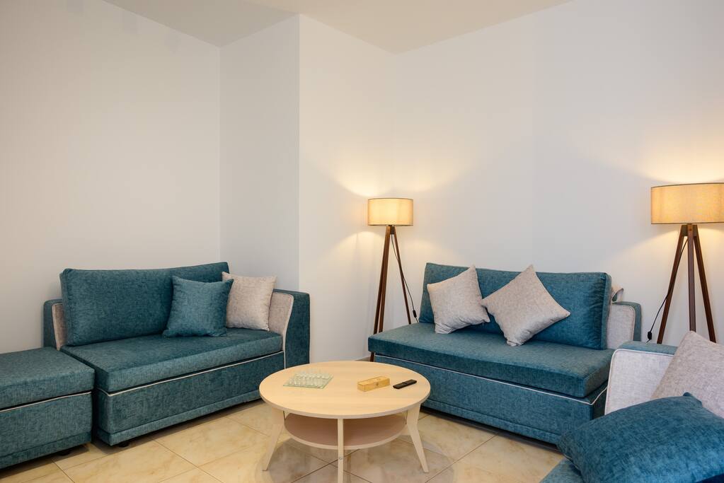 summer-retreat-3rd-floor/