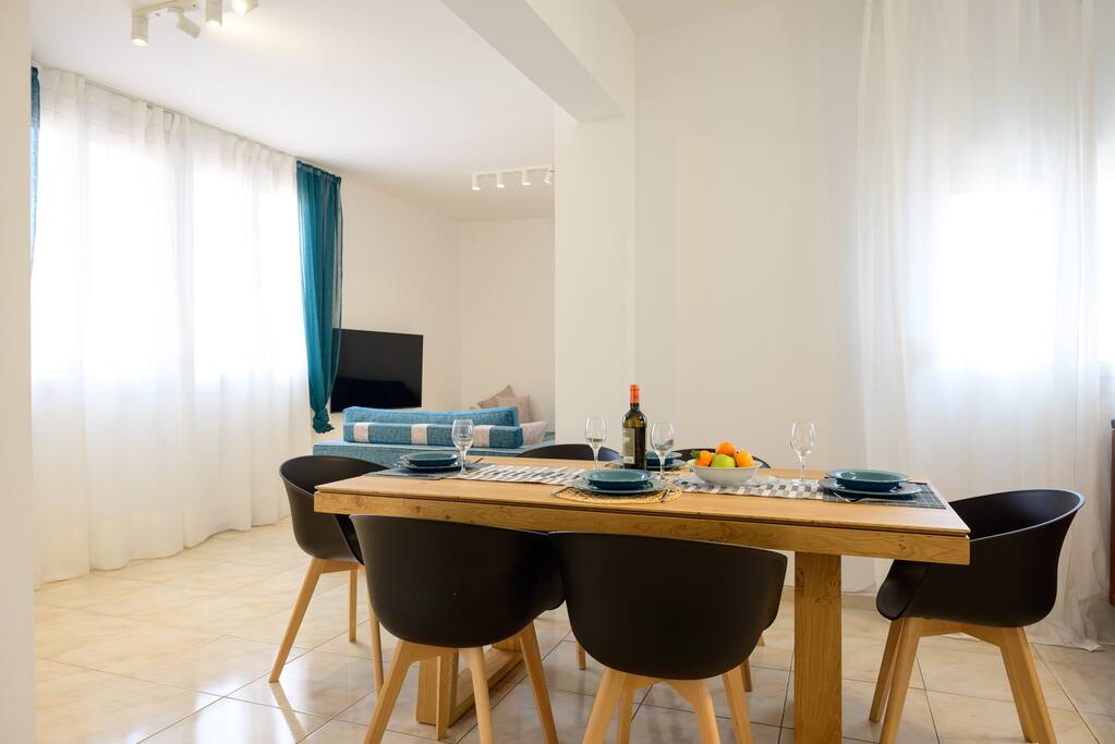 summer-retreat-3rd-floor/