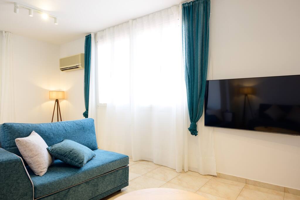 summer-retreat-3rd-floor/