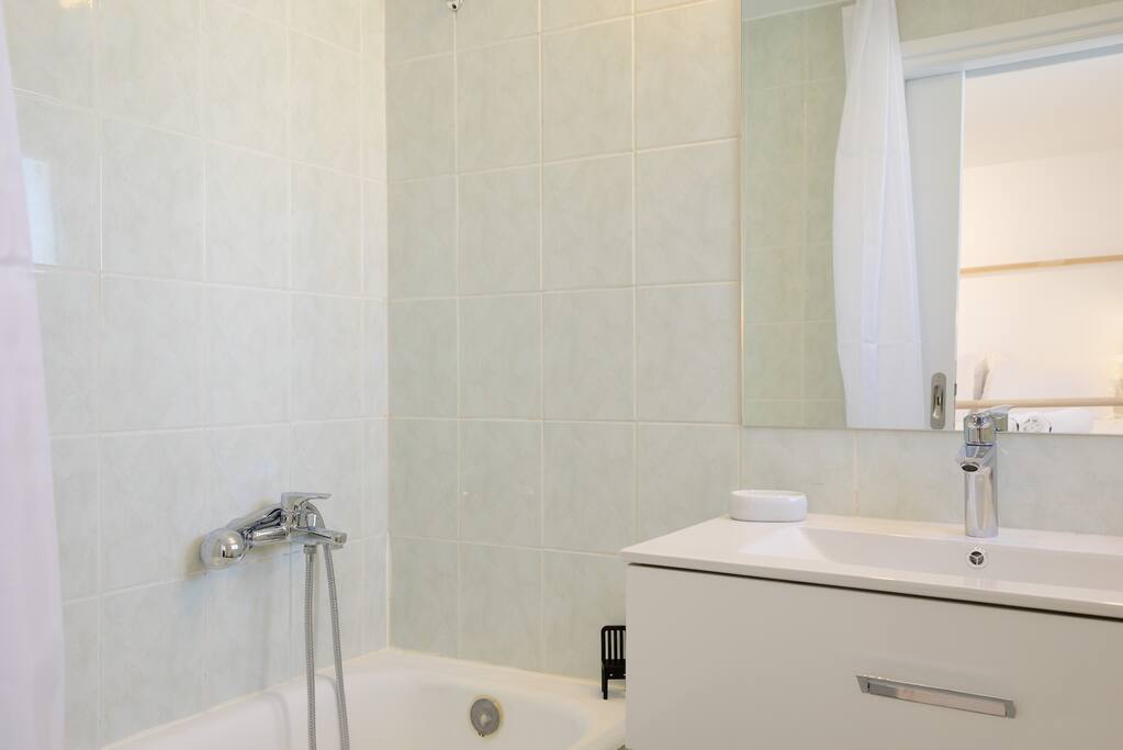 summer-retreat-sea-view-4th-floor/