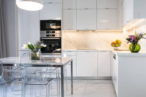 Oikos luxury central apartment
