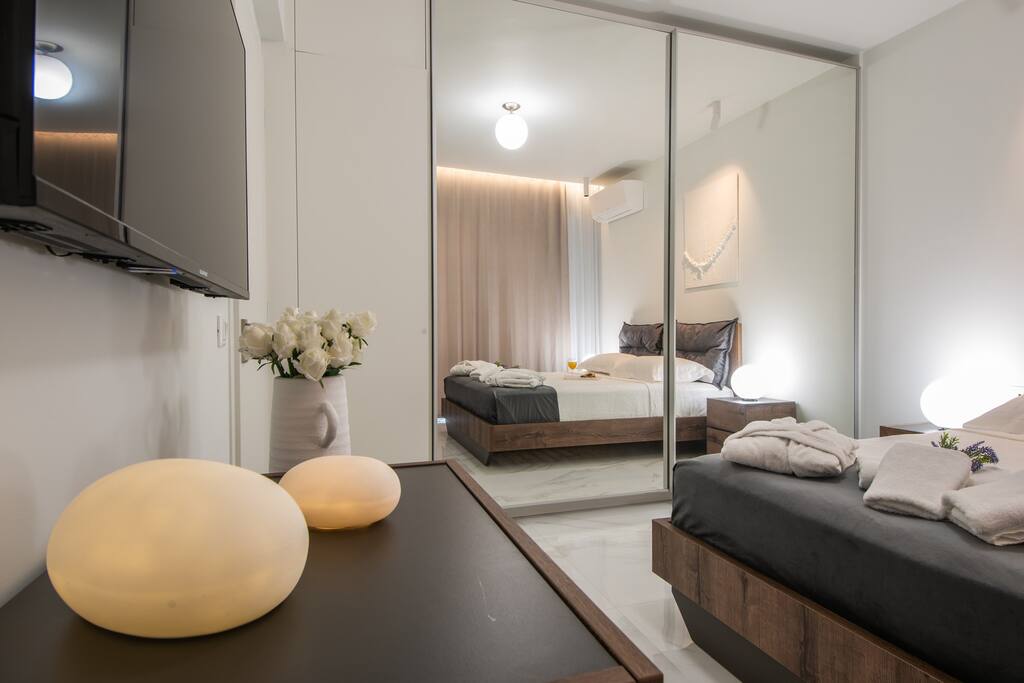 oikos-luxury-central-apartment/