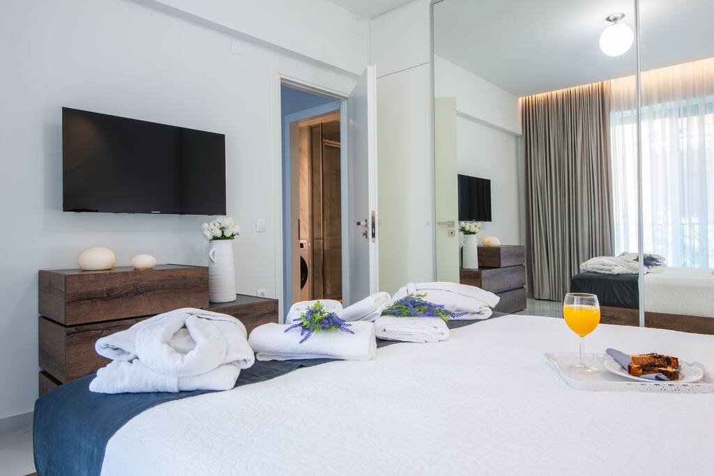 oikos-luxury-central-apartment/