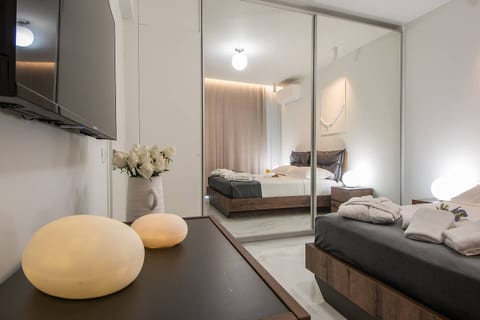 Oikos luxury central apartment