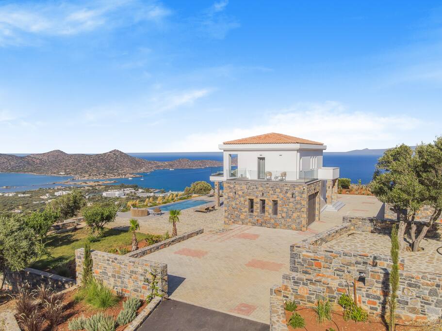 new-deluxe-villa-or-private-pool-and-elounda-sea-view/
