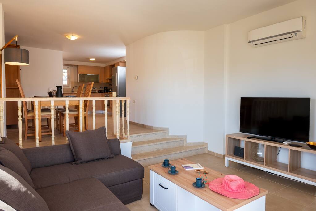 close-to-the-sandy-beach-and-sea-view-apartment/