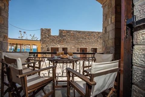 Plaka on the water Ground floor