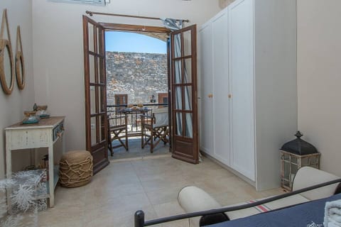 Plaka on the water Ground floor