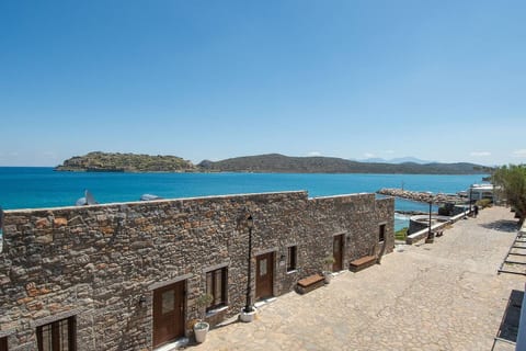 Plaka on the water First floor