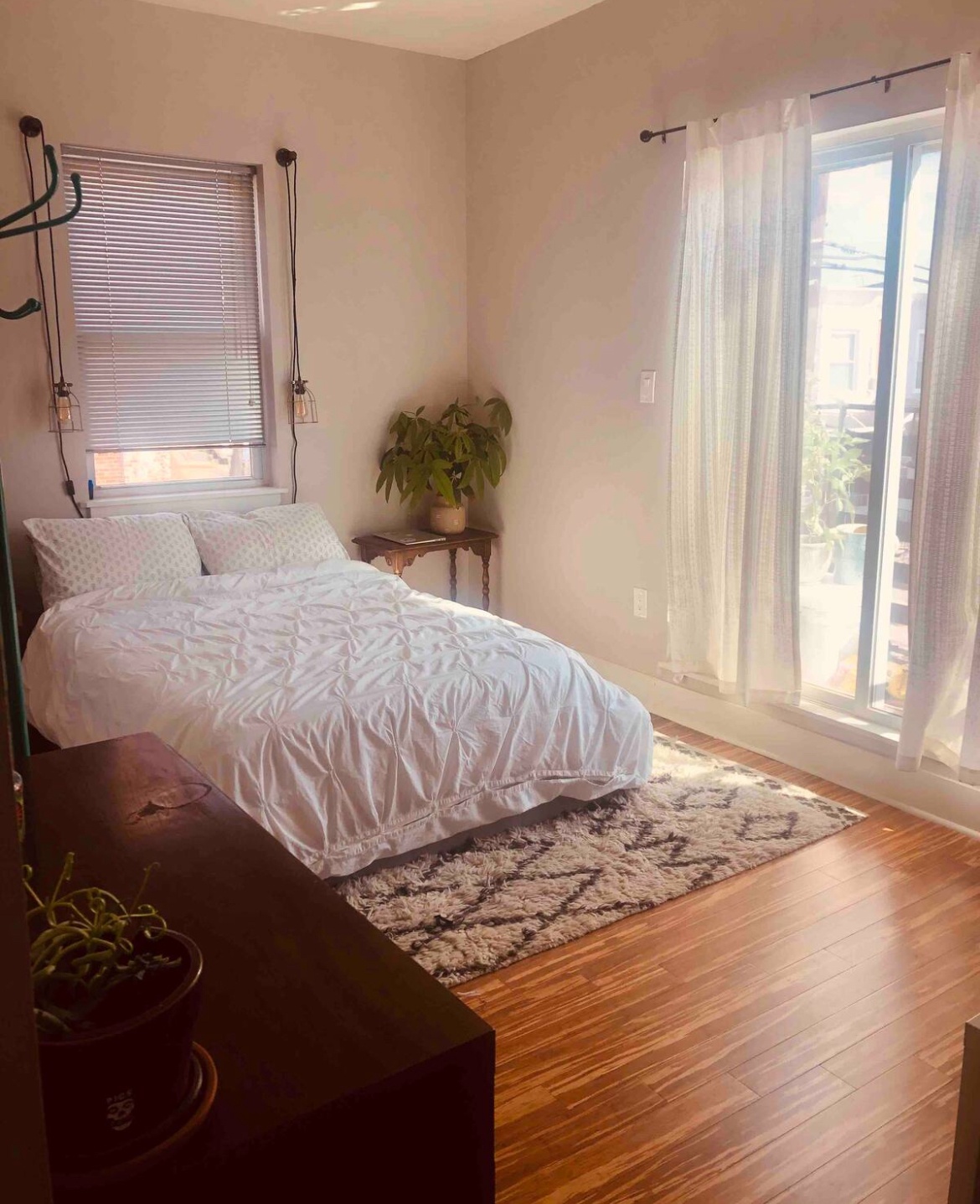 modern-condo-in-trendy-neighborhood/