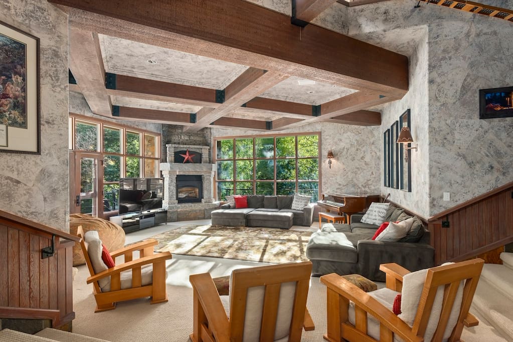 massive-sundance-cabin-huge-hot-tub-sleeps-40+/