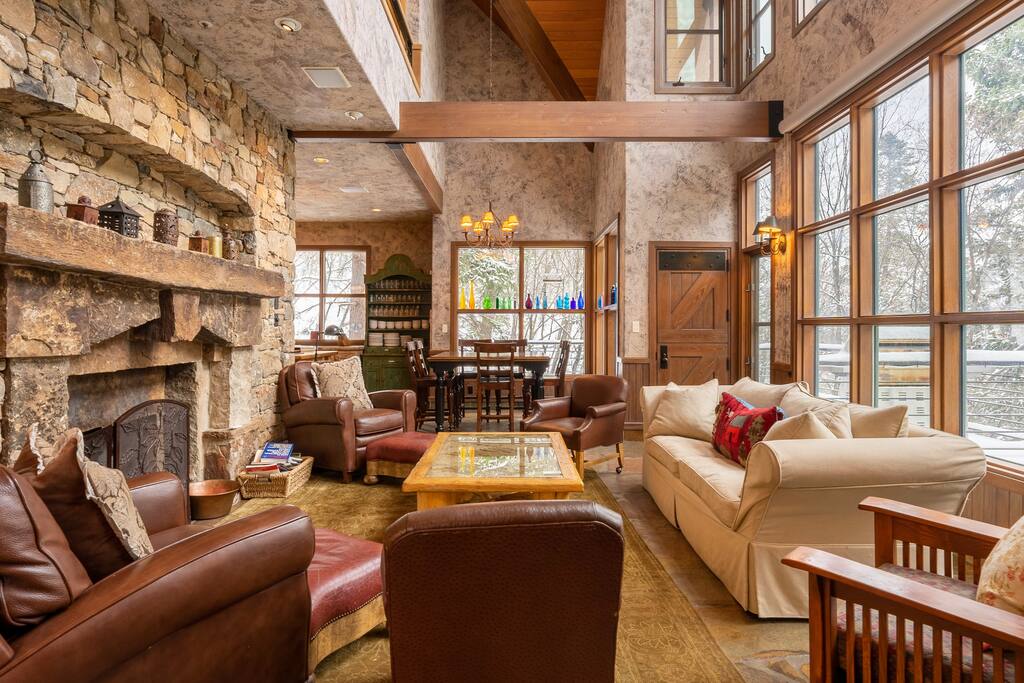 massive-sundance-cabin-huge-hot-tub-sleeps-40+/