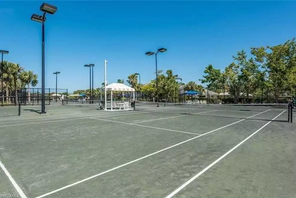 Tennis and pickle ball available