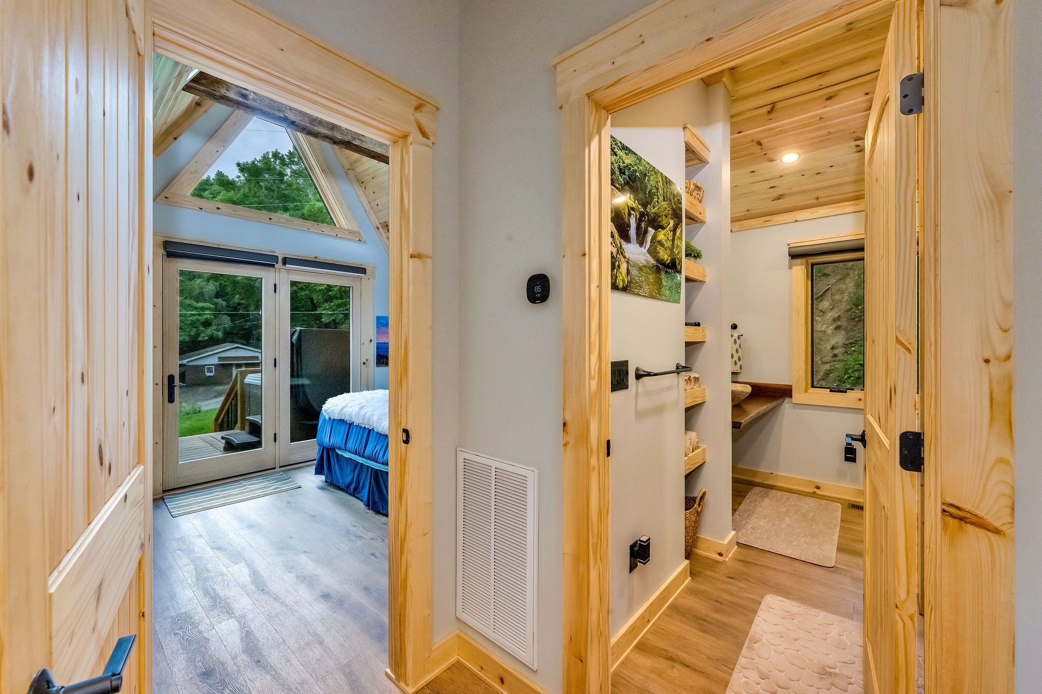 Doorways leading to bedroom and bathroom Doorways leading to bedroom and bathroom - High Peak Aframe Cabin - West Jefferson