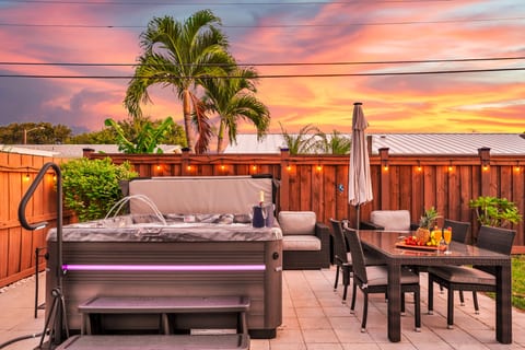 Beach Home: Hot Tub & Game Room