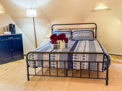 Glamp Under Stars in the Heart of the Catskills