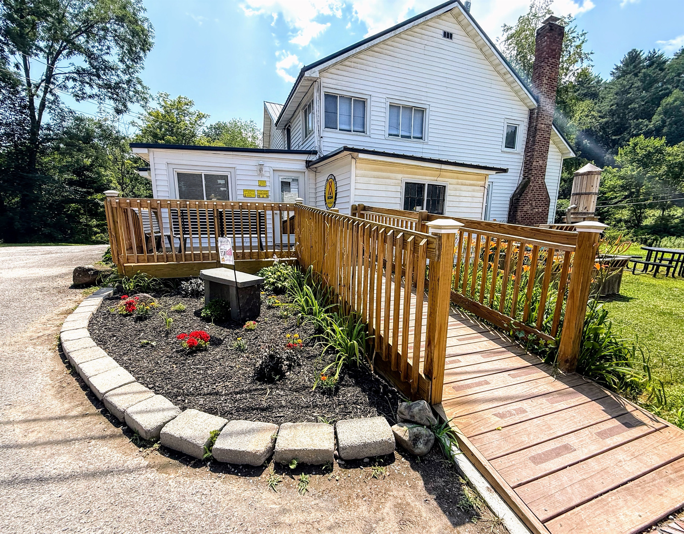 luxury-dome-glamping-in-the-heart-of-the-catskills/