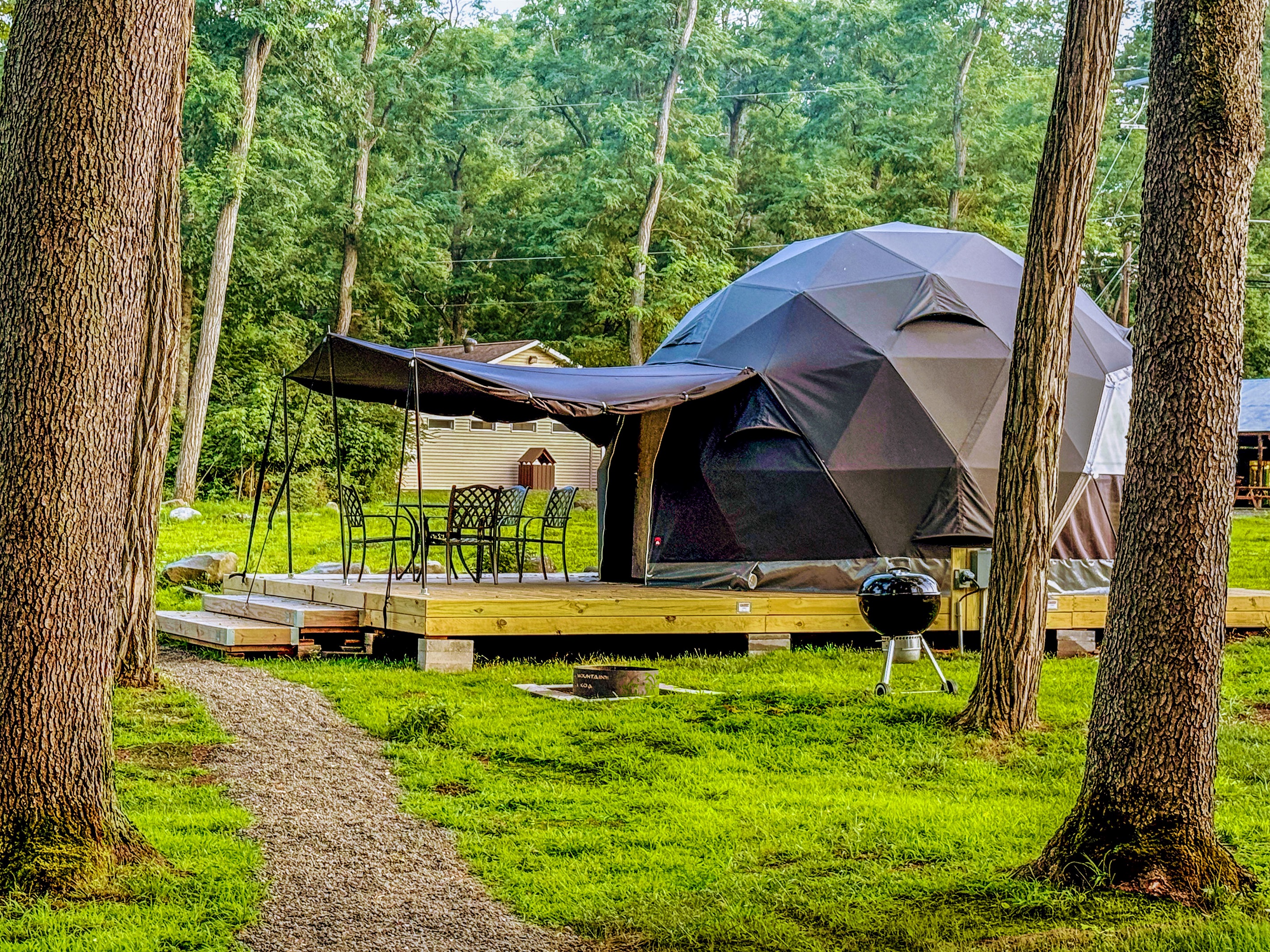 luxury-dome-glamping-in-the-heart-of-the-catskills/