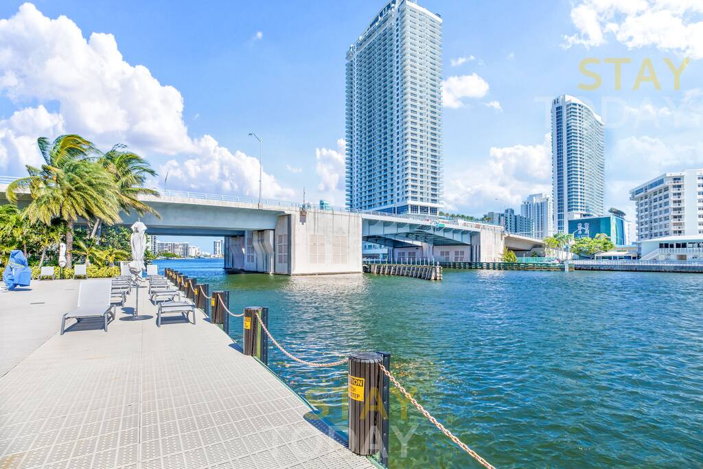 Close-up view of the Intracoastal Waterway, showcasing its tranquil waters and serene backdrop. A perfect spot to unwind and soak in the natural beauty of the surroundings.