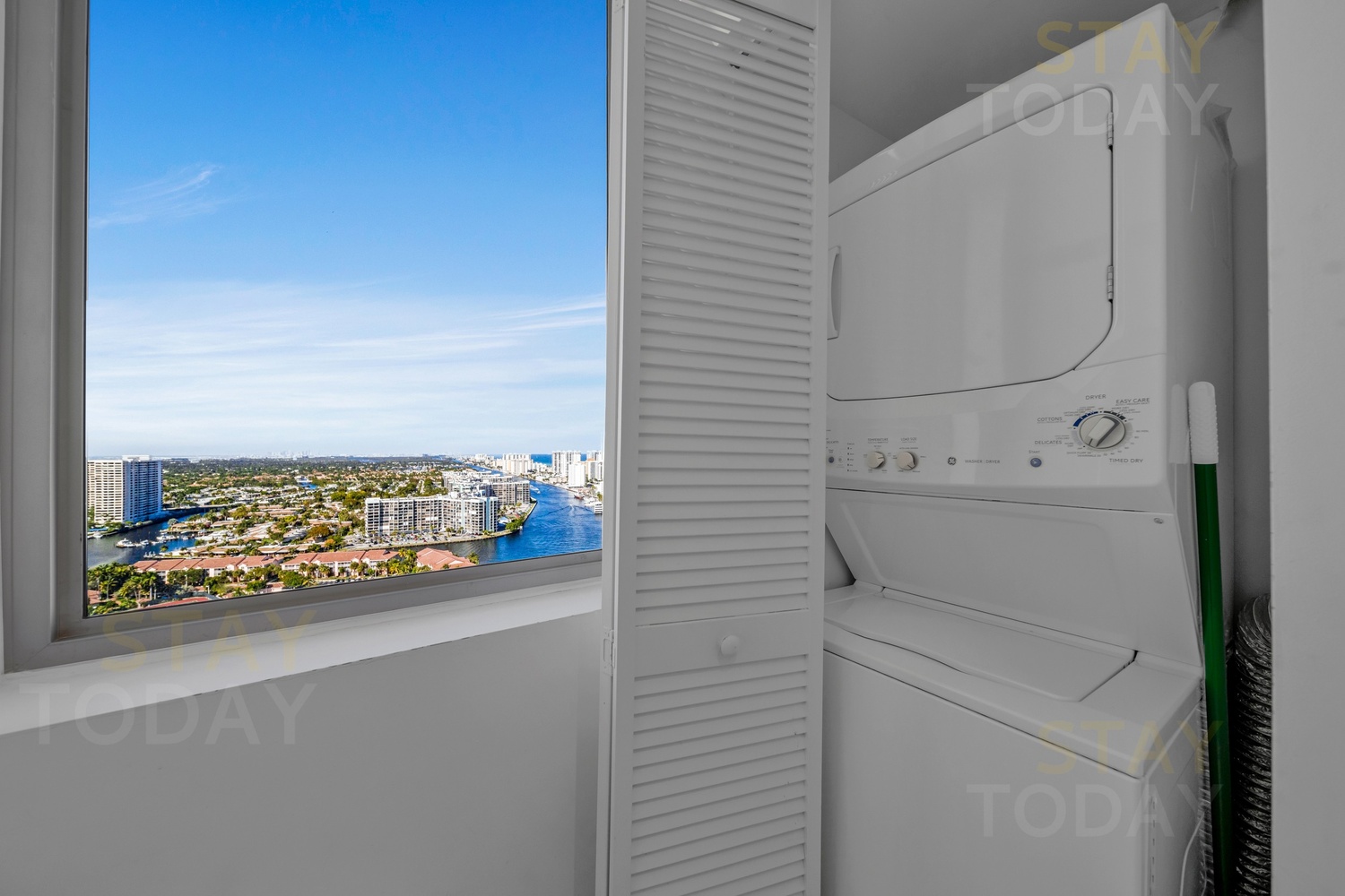 Oceanview Oasis: Tranquil Retreat 𝙗𝙮 𝙎𝙏𝘼𝙔-𝙏𝙊𝘿𝘼𝙔 | Beachwalk Resort - Hallandale Beach