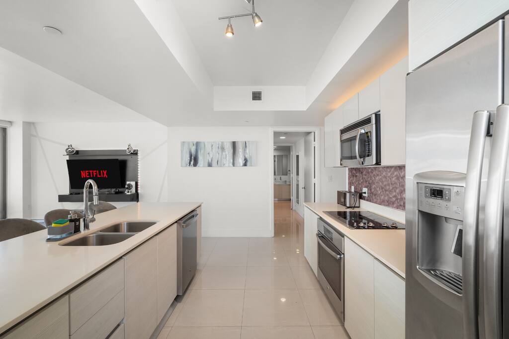 From morning coffee to evening meals, this bright kitchen is designed for connection - cook, chat, or enjoy the open flow into the living space.