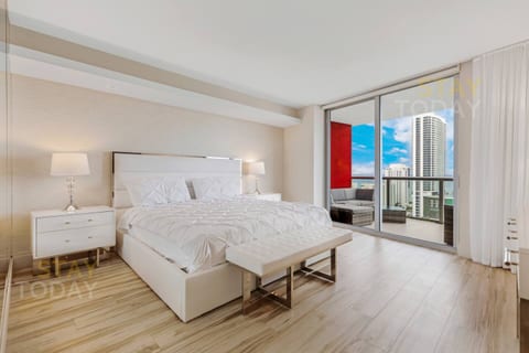 Bright Ocean View Condo 𝙗𝙮 𝙎𝙏𝘼𝙔-𝙏𝙊𝘿𝘼𝙔 | Beachwalk Resort