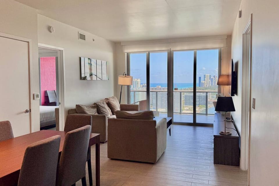 Seaside Serenity 𝙗𝙮 𝙎𝙏𝘼𝙔-𝙏𝙊𝘿𝘼𝙔 | Beachwalk - Hallandale Beach