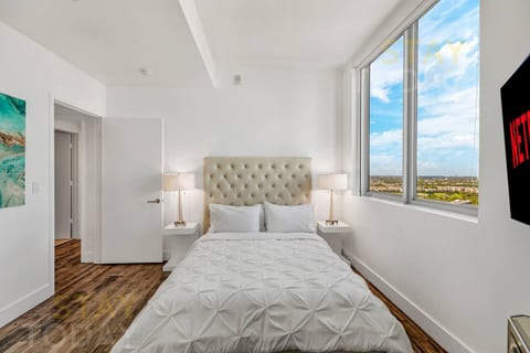 Sunset Bliss by the Ocean: Your Ultimate Getaway 𝙗𝙮 𝙎𝙏𝘼𝙔-𝙏𝙊𝘿𝘼𝙔 | Beachwalk Penthouse
