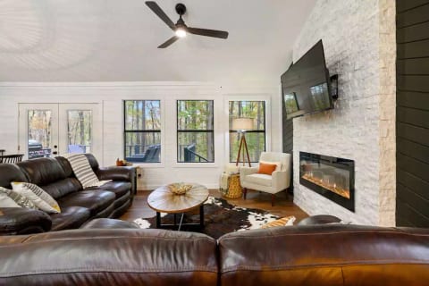 Elk Grove Cabin  in the Ouachita National Forest
