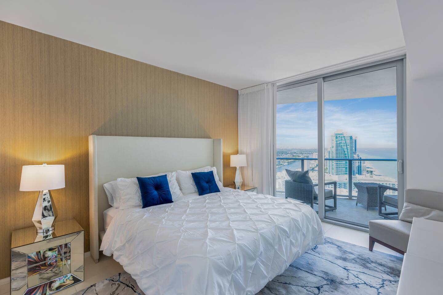 A blend of comfort and elegance, this room invites you to wake up to sweeping views and unwind with the balcony just steps away.