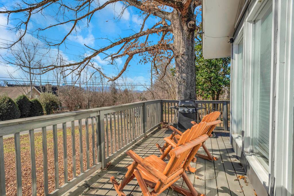 haven-retreat-in-tennessee-or-modern-mountain/