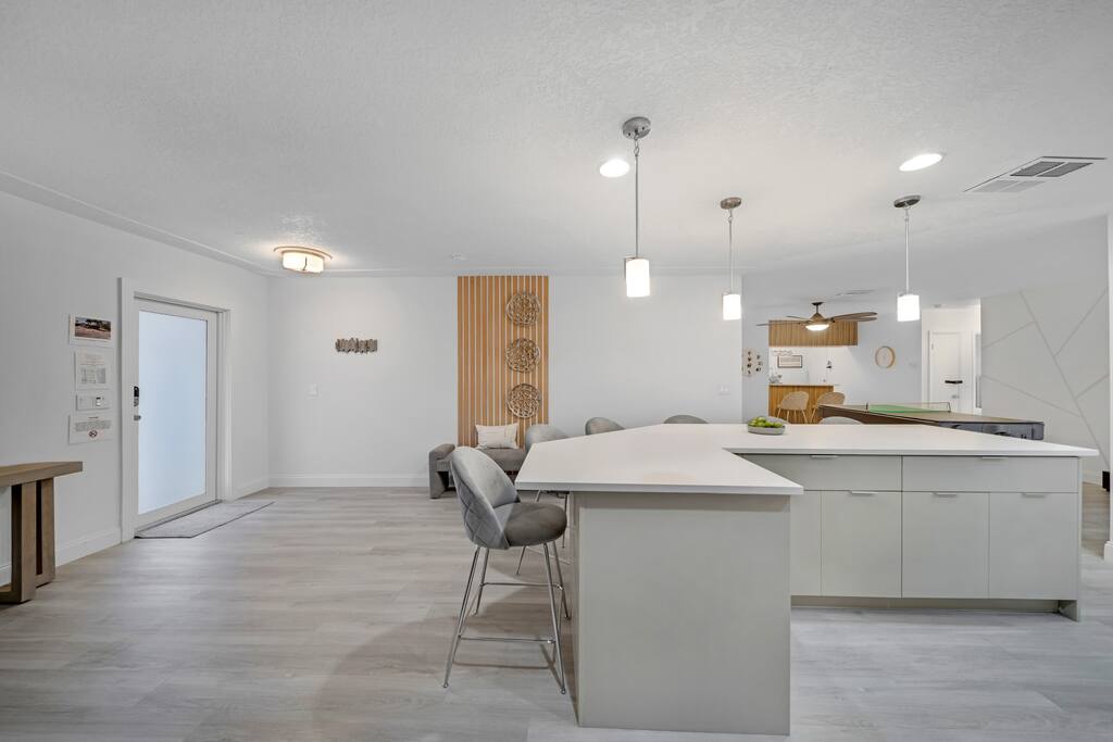 river-harmony-home-or-boat-house/