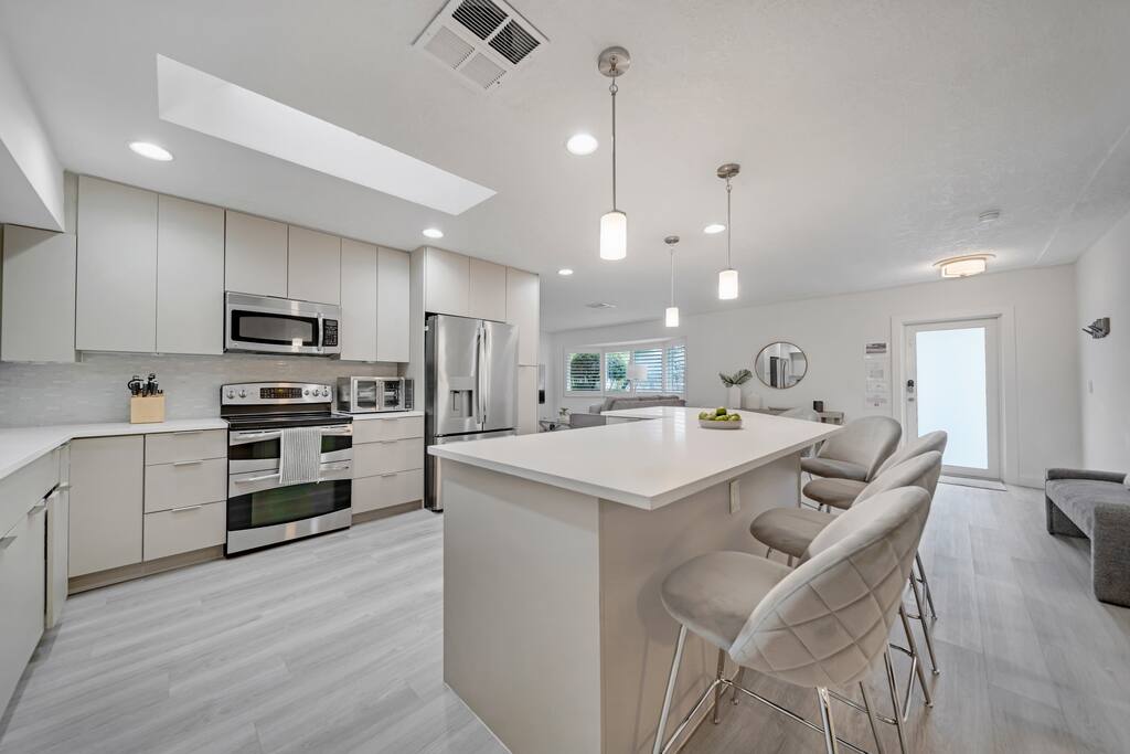 river-harmony-home-or-boat-house/