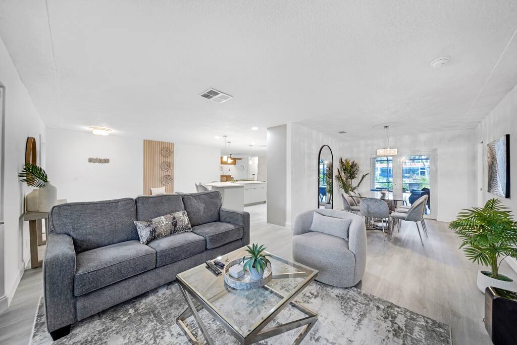 river-harmony-home-or-boat-house/