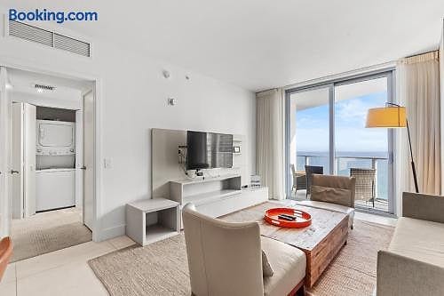The Best Views in Town 𝙗𝙮 𝙎𝙏𝘼𝙔-𝙏𝙊𝘿𝘼𝙔 | High Floor Apartment - Hollywood