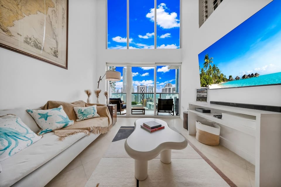 Endless Ocean Horizons 𝙗𝙮 𝙎𝙏𝘼𝙔-𝙏𝙊𝘿𝘼𝙔 | Brickell on the river - Miami