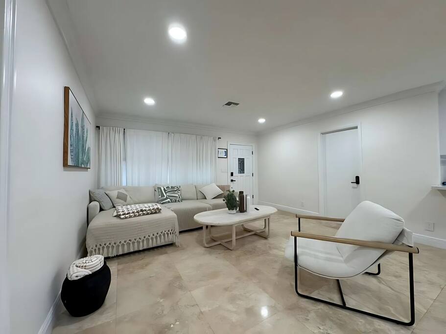 Experience the Best: Villa Verde 𝙗𝙮 𝙎𝙏𝘼𝙔-𝙏𝙊𝘿𝘼𝙔 | Miami