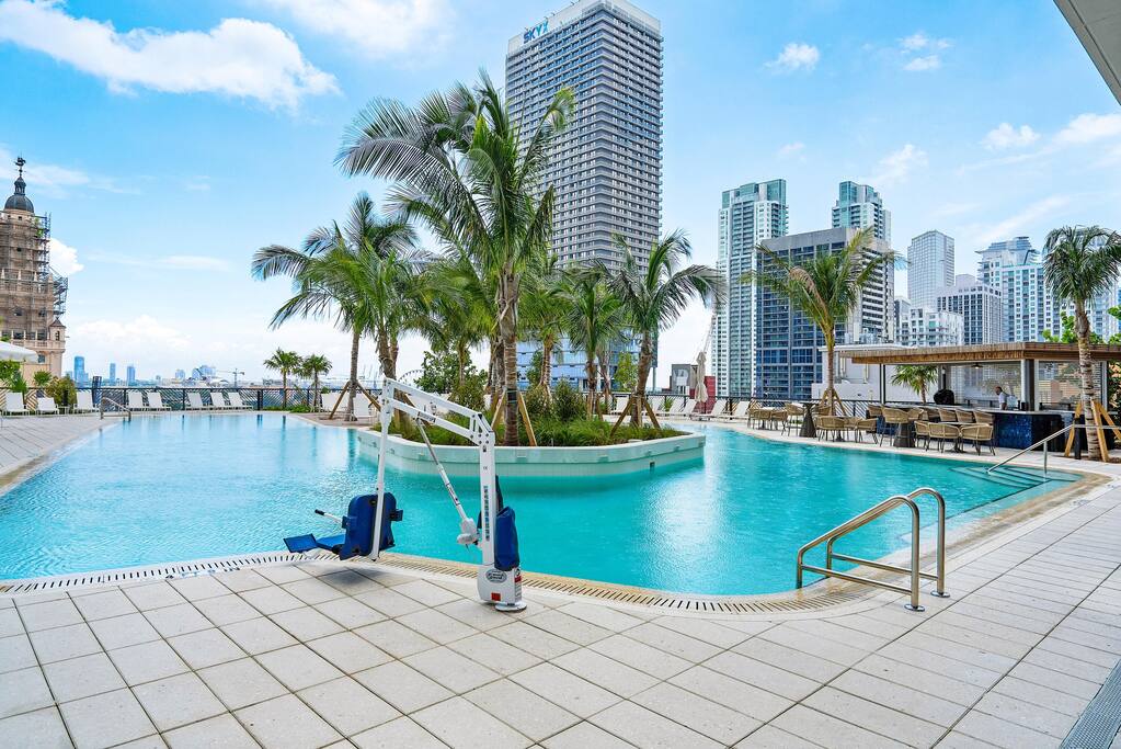 aurora-miami:-new-condo/