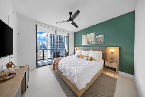 Aurora Miami: New Condo 𝙗𝙮 𝙎𝙏𝘼𝙔 𝙏𝙊𝘿𝘼𝙔