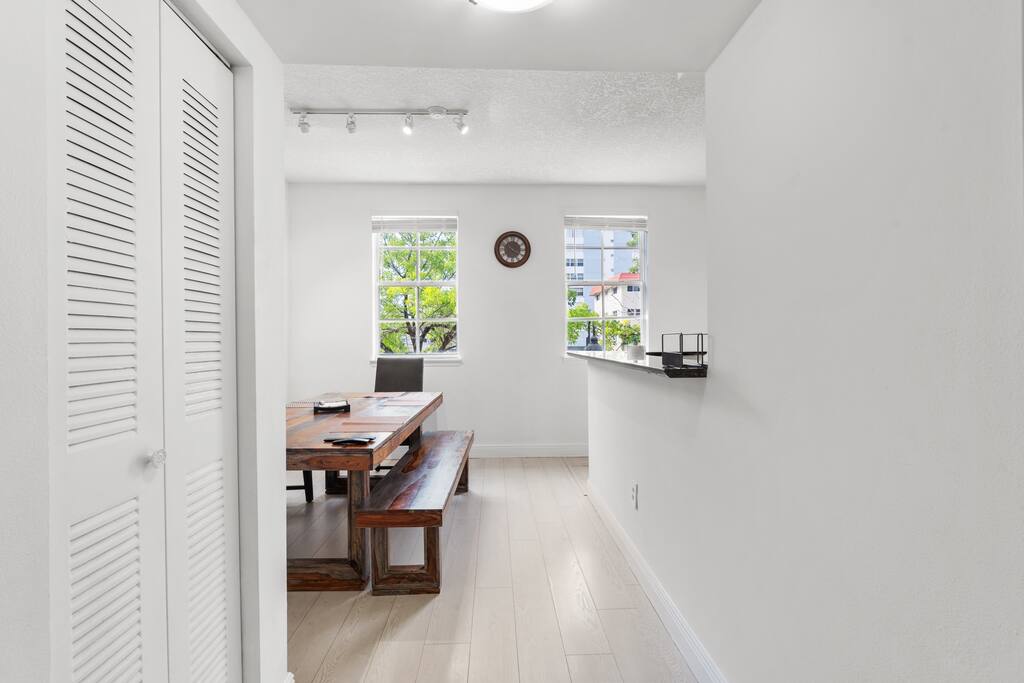 bayside-townhome-with-private-beach-access/