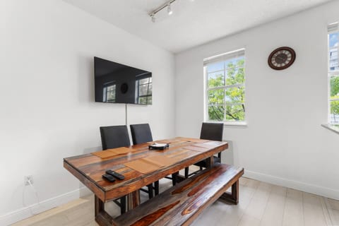 Bayside Townhome with Private Beach Access 𝙗𝙮 𝙎𝙏𝘼𝙔-𝙏𝙊𝘿𝘼𝙔